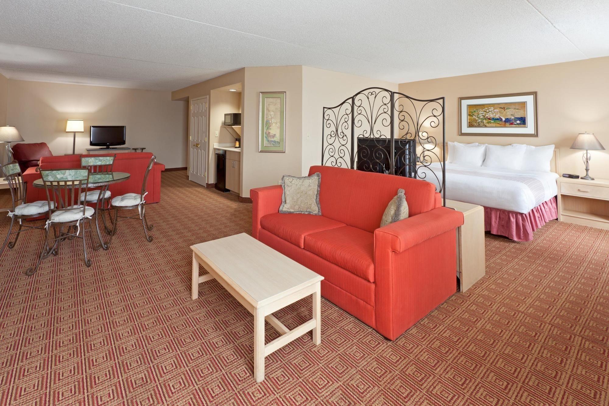 La Quinta By Wyndham Garden Hotel Garden City