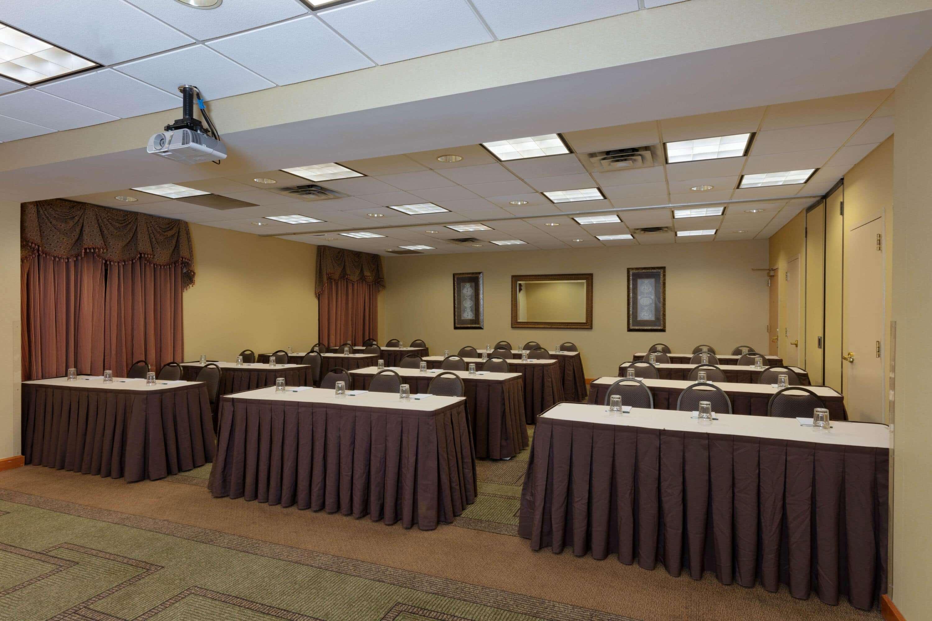 La Quinta By Wyndham Garden 3* Garden City