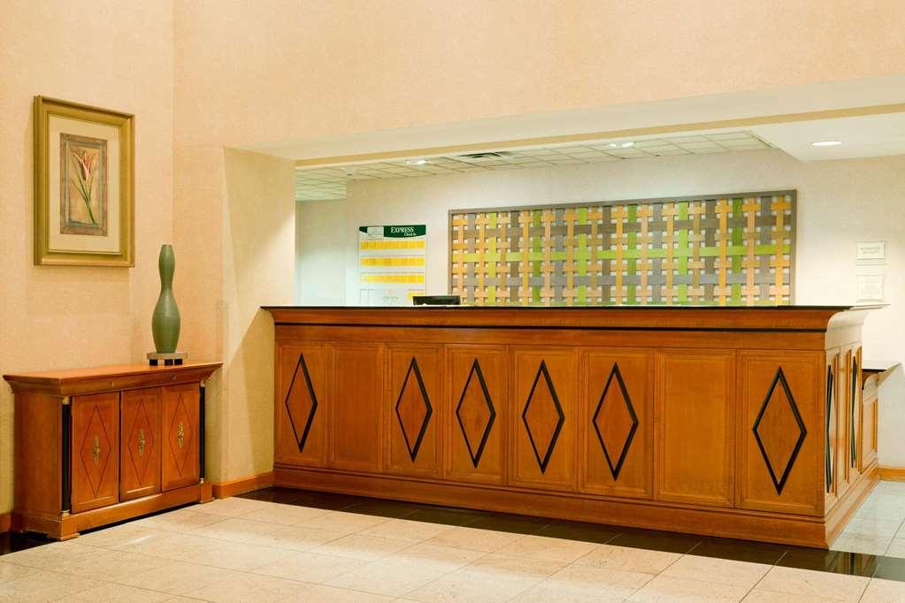 La Quinta By Wyndham Garden Garden City