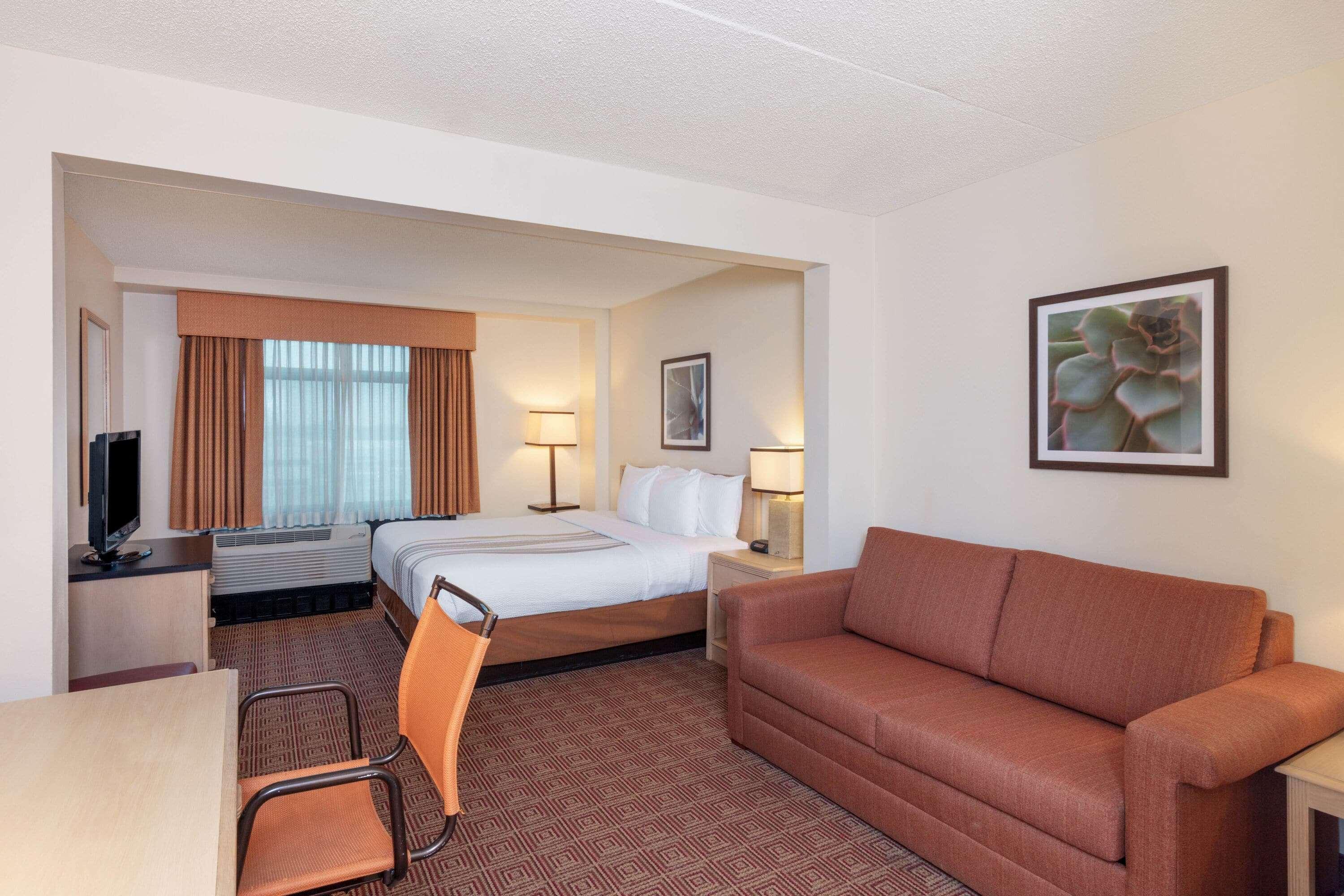 Hotel La Quinta By Wyndham Garden Garden City
