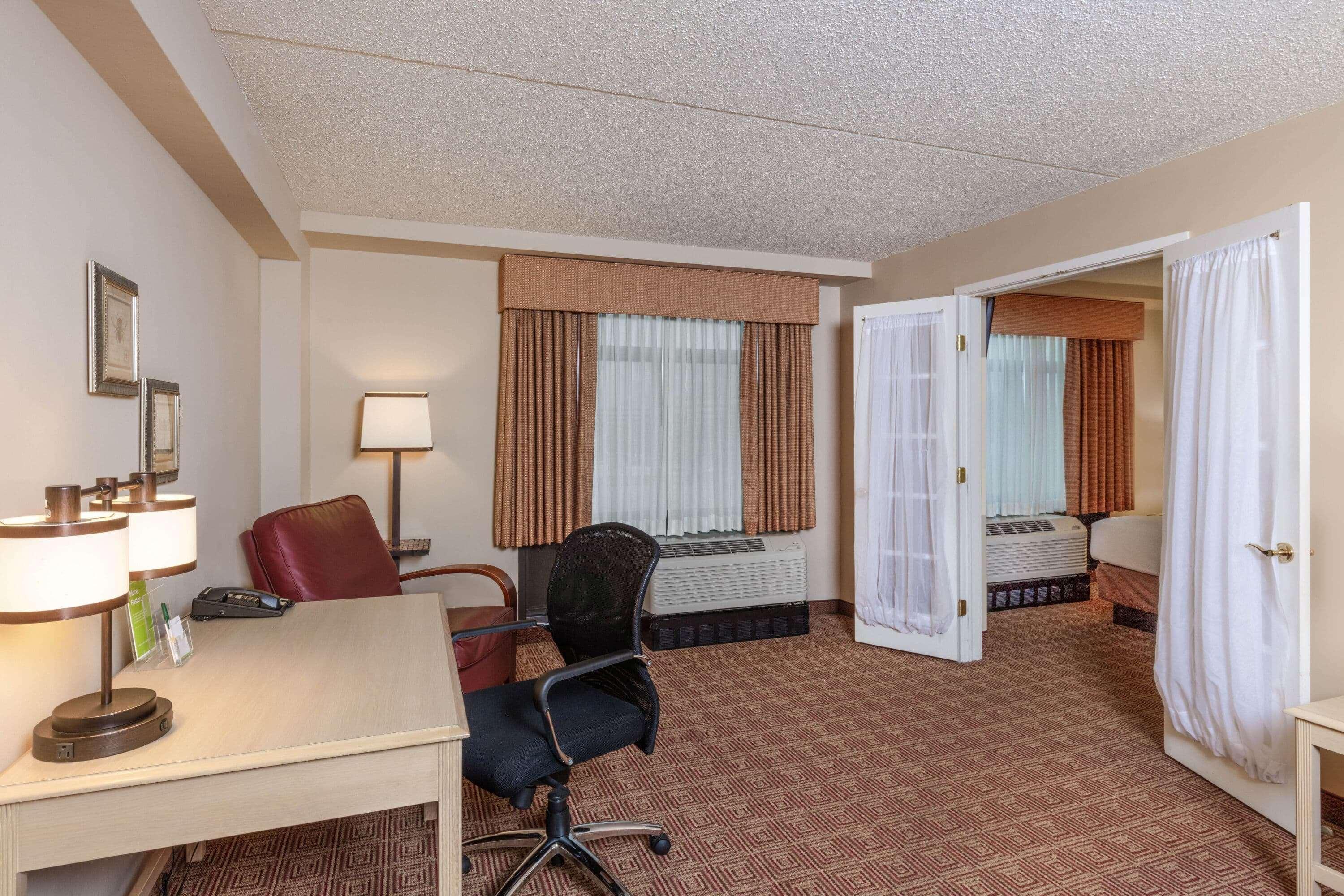 La Quinta By Wyndham Garden Hotel